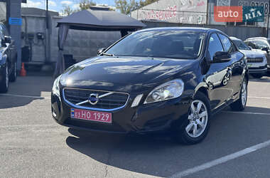 Седан Volvo S60 2012 в 