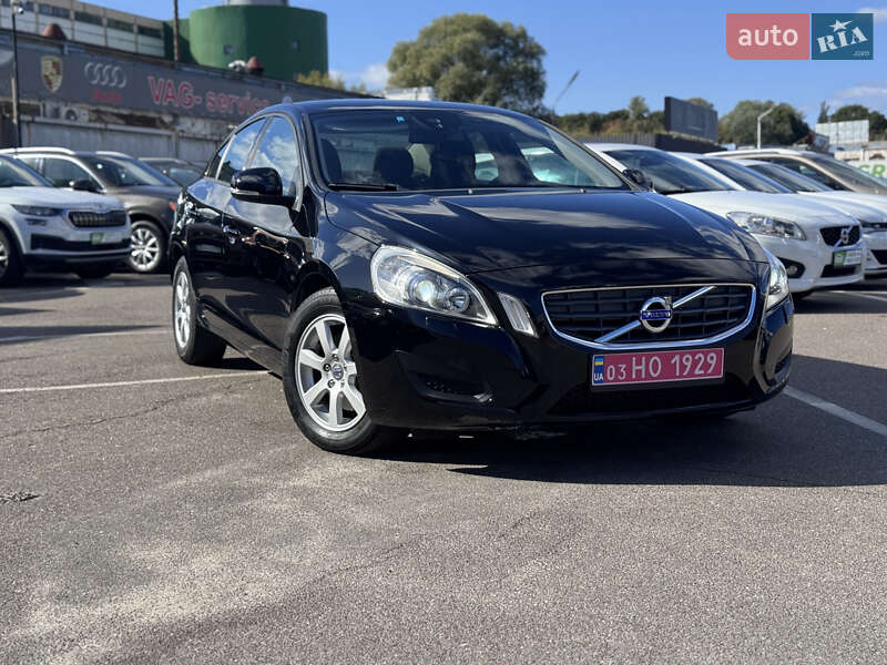Седан Volvo S60 2012 в Киеве