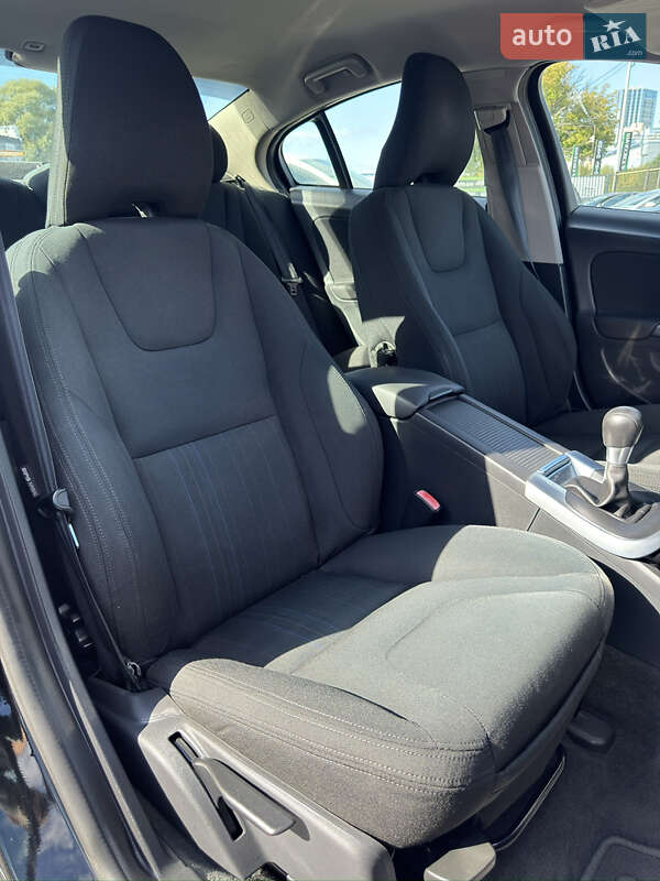 Седан Volvo S60 2012 в Киеве