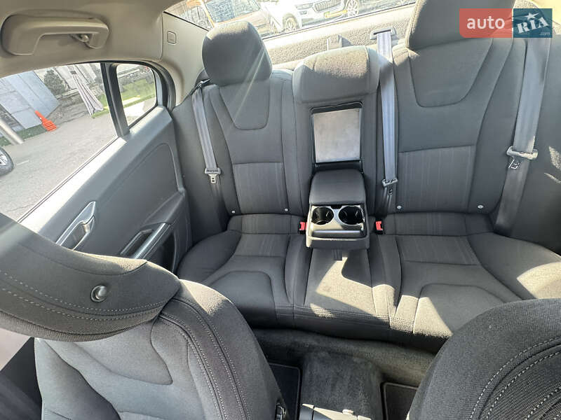 Седан Volvo S60 2012 в Киеве