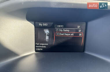 Седан Volvo S60 2012 в 