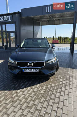 Седан Volvo S60 2018 в 
