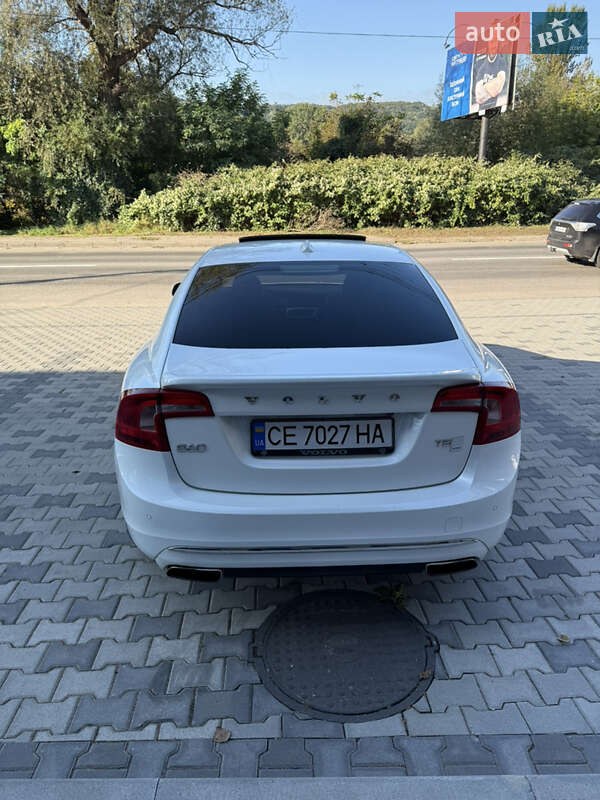 Седан Volvo S60 2015 в Черновцах