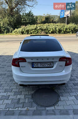 Седан Volvo S60 2015 в 