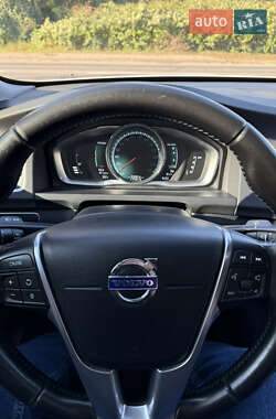 Седан Volvo S60 2015 в 