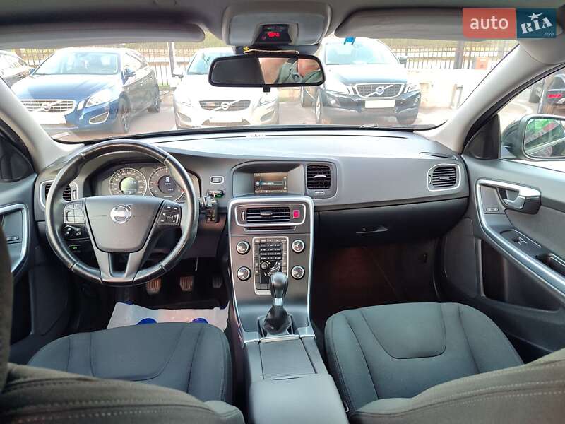 Седан Volvo S60 2012 в Киеве