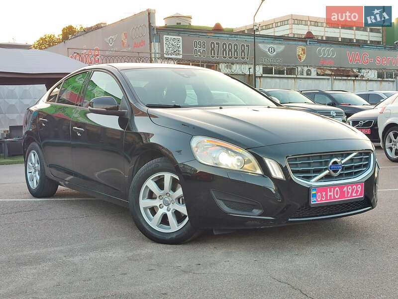 Седан Volvo S60 2012 в Киеве