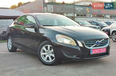 Седан Volvo S60 2012 в 
