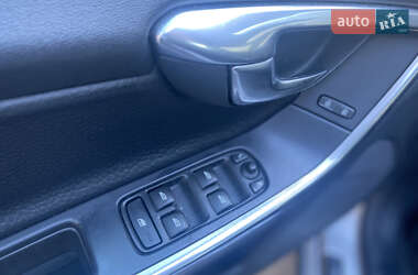 Седан Volvo S60 2013 в 