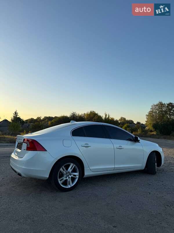 Седан Volvo S60 2015 в Харькове