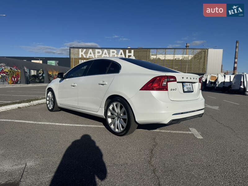 Седан Volvo S60 2016 в Киеве