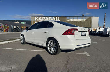 Седан Volvo S60 2016 в 