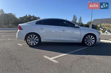 Седан Volvo S60 2016 в 