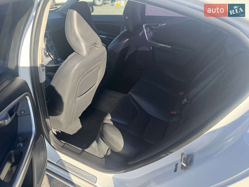 Седан Volvo S60 2016 в Киеве