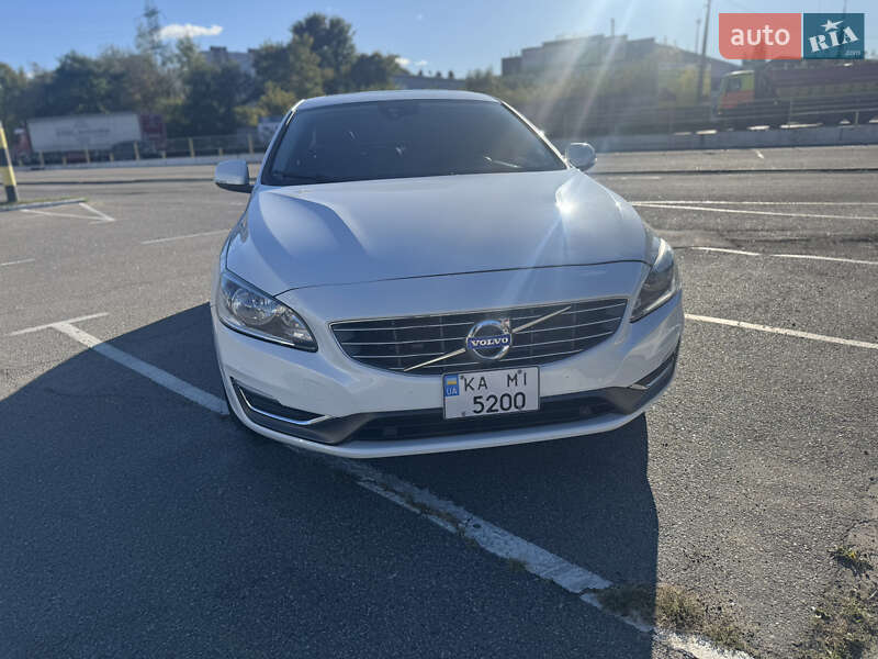 Седан Volvo S60 2016 в Киеве