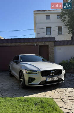 Volvo S60 2023