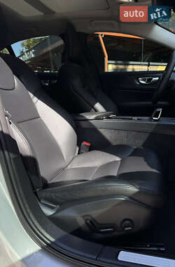 Седан Volvo S60 2023 в 
