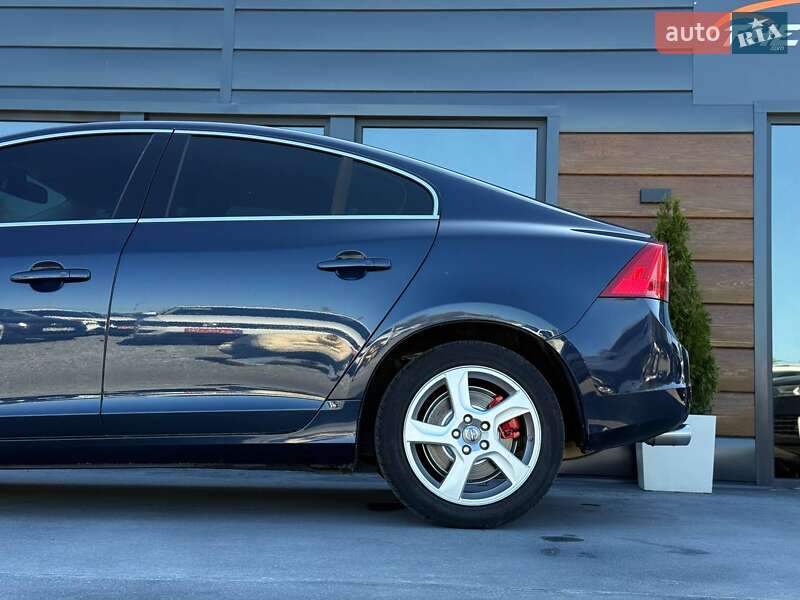Седан Volvo S60 2013 в Ровно