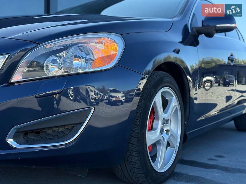 Седан Volvo S60 2013 в Ровно