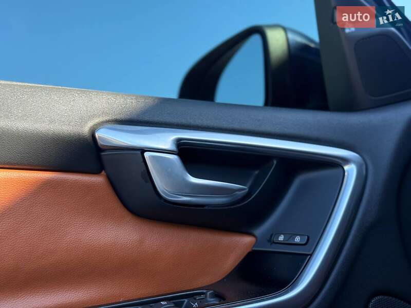 Седан Volvo S60 2013 в Ровно