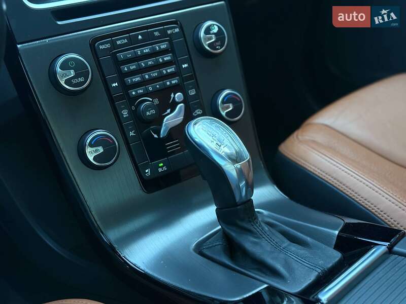 Седан Volvo S60 2013 в Ровно