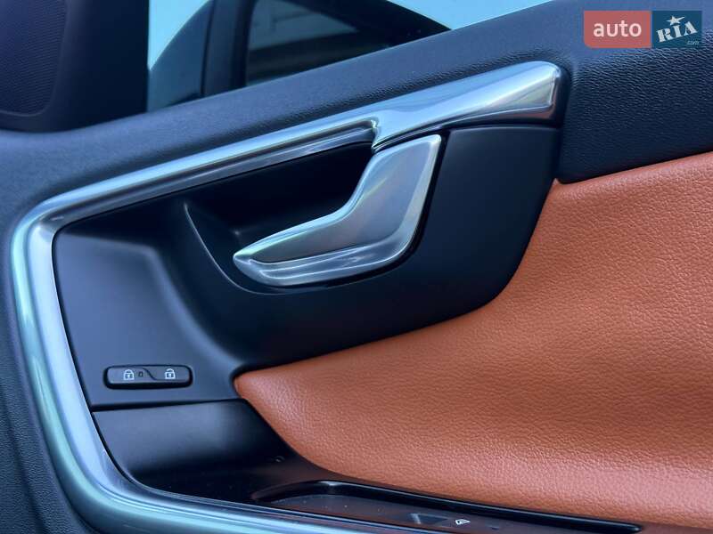 Седан Volvo S60 2013 в Ровно