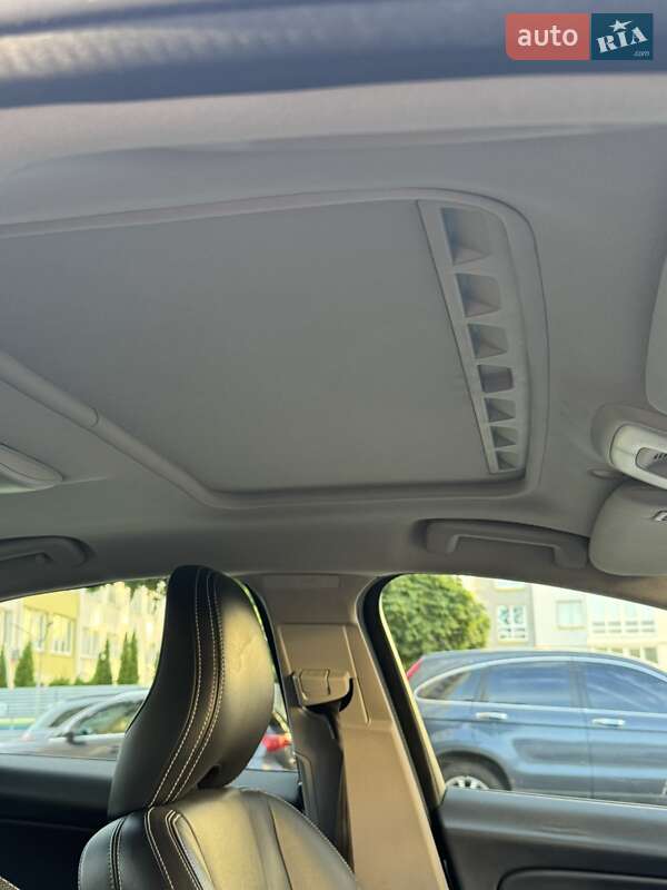 Седан Volvo S60 2016 в Львове