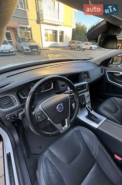 Седан Volvo S60 2016 в 