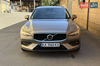 Седан Volvo S60 2019 в 