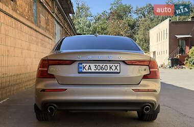 Седан Volvo S60 2019 в 