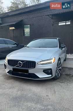 Volvo S60 2022