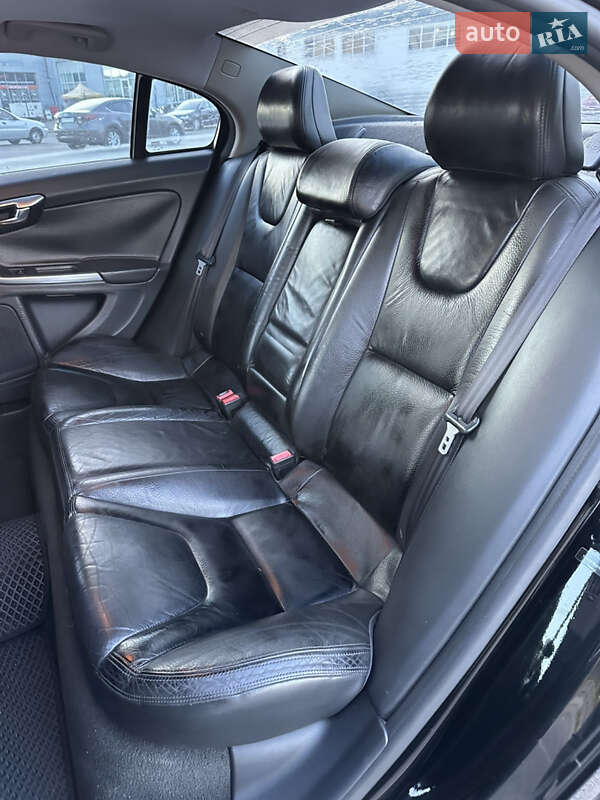 Седан Volvo S60 2011 в Києві