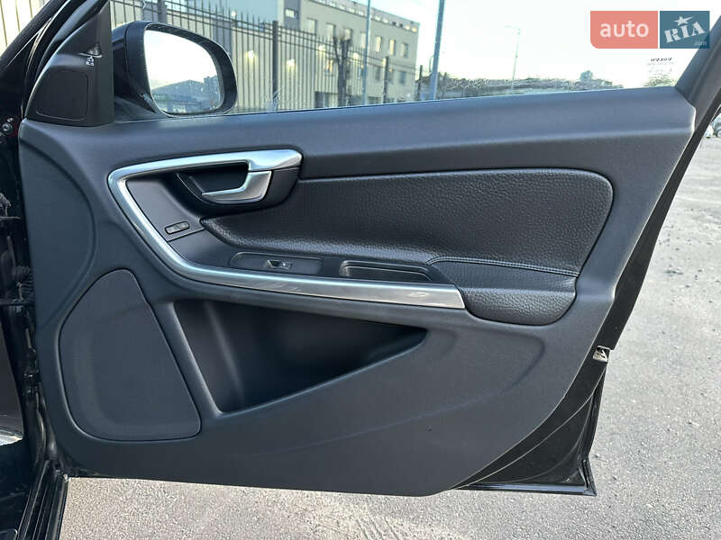 Седан Volvo S60 2011 в Києві