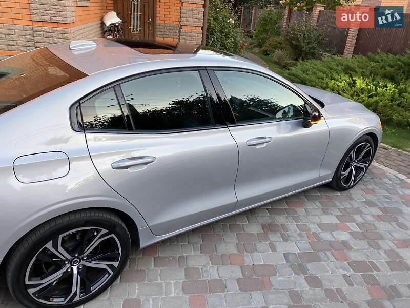 Седан Volvo S60 2024 в Киеве фото 16 Седан Volvo S60 2024 в Киеве