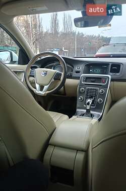 Седан Volvo S60 2014 в 