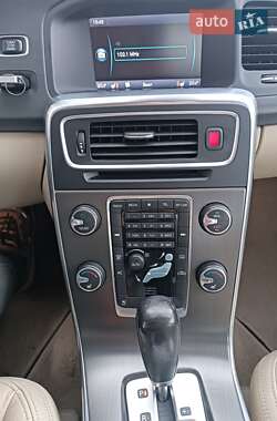 Седан Volvo S60 2011 в 