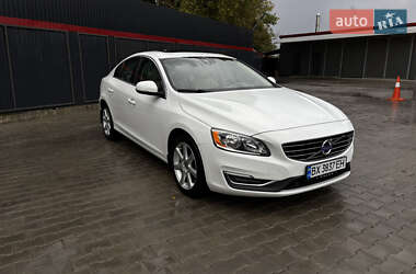 Седан Volvo S60 2015 в 
