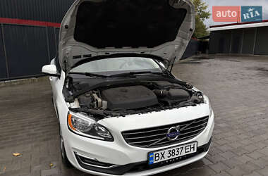 Седан Volvo S60 2015 в 