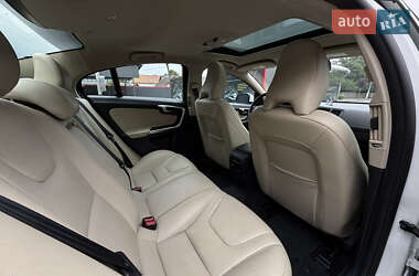 Седан Volvo S60 2015 в 