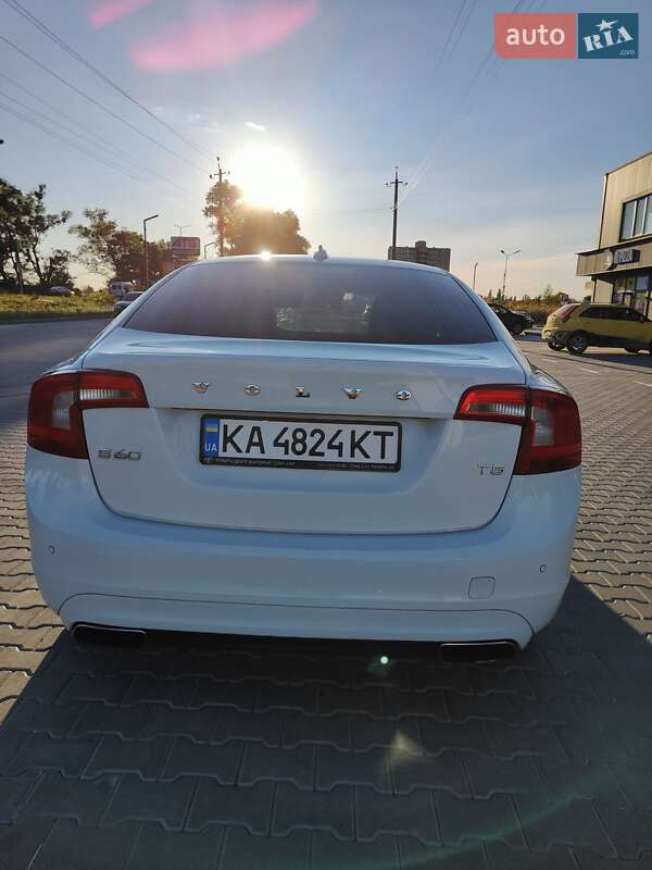 Седан Volvo S60 2013 в Киеве фото 2 Седан Volvo S60 2013 в Киеве