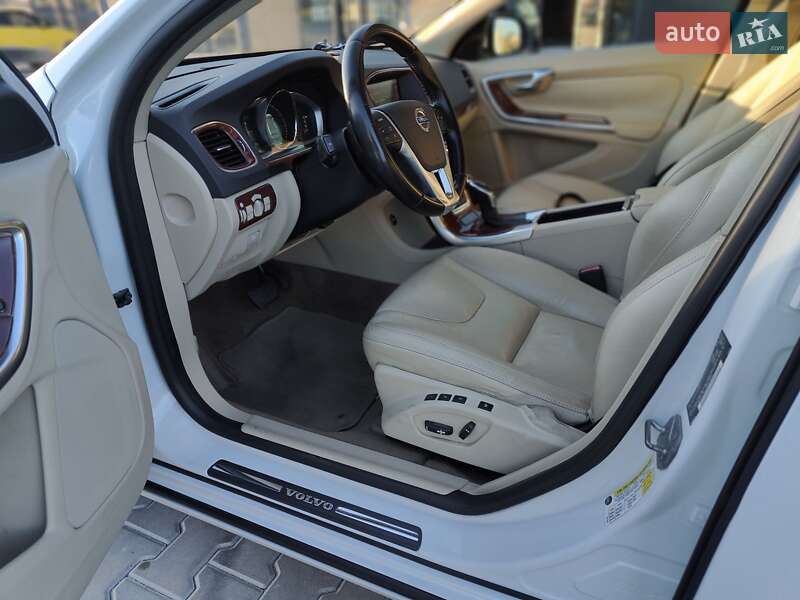 Седан Volvo S60 2013 в Киеве фото 14 Седан Volvo S60 2013 в Киеве
