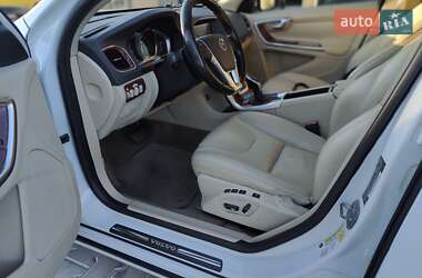 Седан Volvo S60 2013 в 