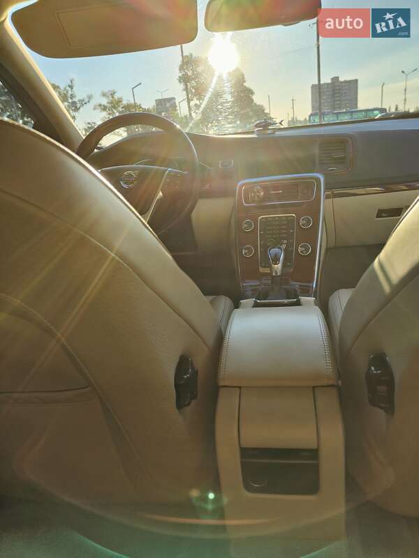 Седан Volvo S60 2013 в Киеве фото 21 Седан Volvo S60 2013 в Киеве