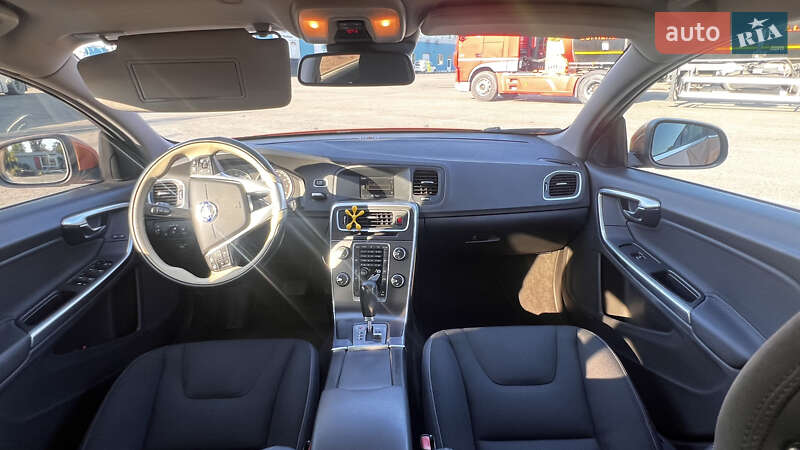 Седан Volvo S60 2011 в Киеве