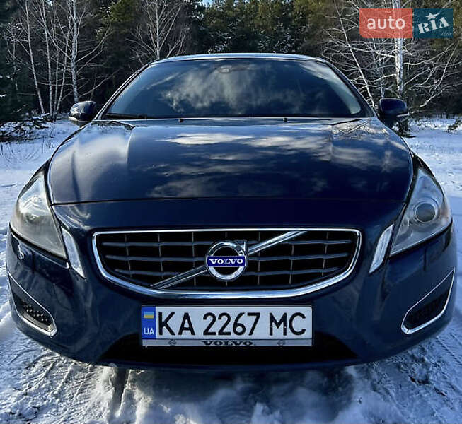 Седан Volvo S60 2010 в 