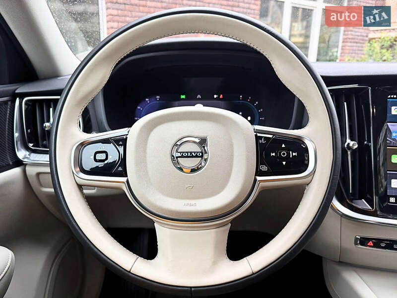 Седан Volvo S60 2024 в Киеве