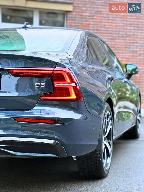 Седан Volvo S60 2024 в Киеве