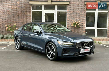 Volvo S60 2024