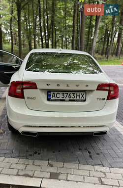 Седан Volvo S60 2017 в 