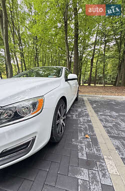 Седан Volvo S60 2017 в 